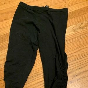 black leggings with details